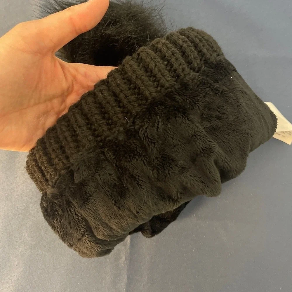 Time and‎ Tru Womens Black Cable Knit Beanie Faux Fur Pom Fleece Lined TT223104